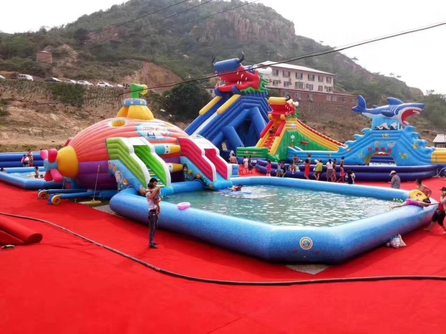 文教镇深海潜艇充气水上乐园
